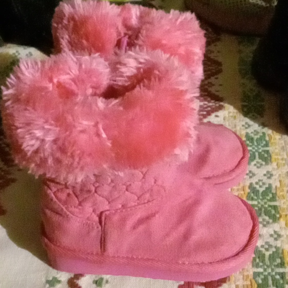Kids size 5 snowboots